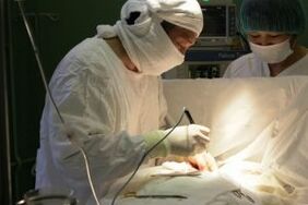 chirurgische Behandlung der Arthrose des Kniegelenks