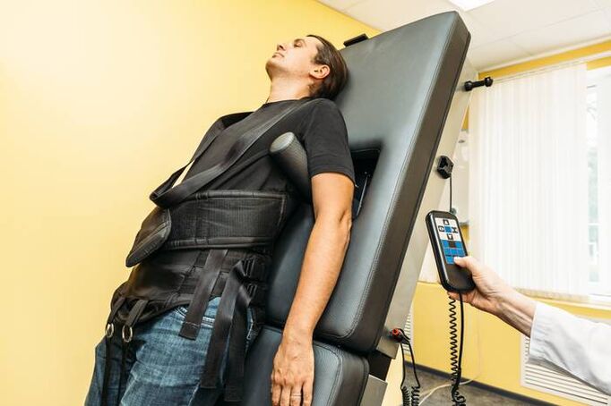 hintere Traktion bei Osteochondrose